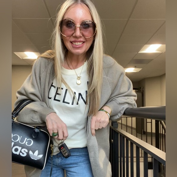 Meet your Posher, Andrea - Picture 1 of 1